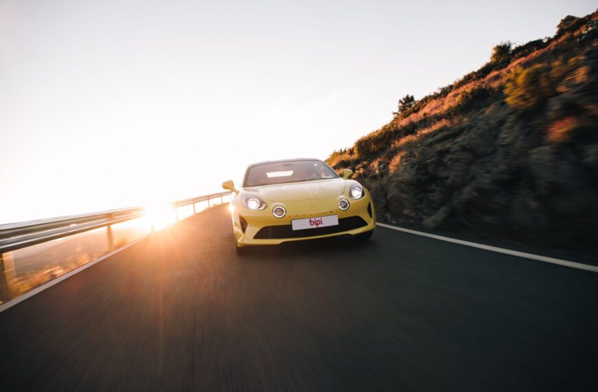 Explora el Otoño: Seis Planes Imperdibles con tu Coche de Suscripción