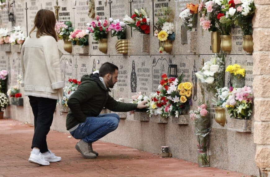 Enalta Celebra el Día de Todos los Santos: Una Tradición Familiar que Une Generaciones