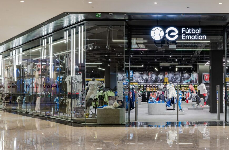 Fútbol Emotion Triunfa con su Renovada Apertura y Expansión en Marineda City