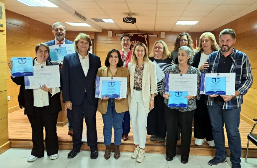 10 empresas y entidades de Almadén y Chillón reciben el distintivo “Compromiso de Calidad Turística”