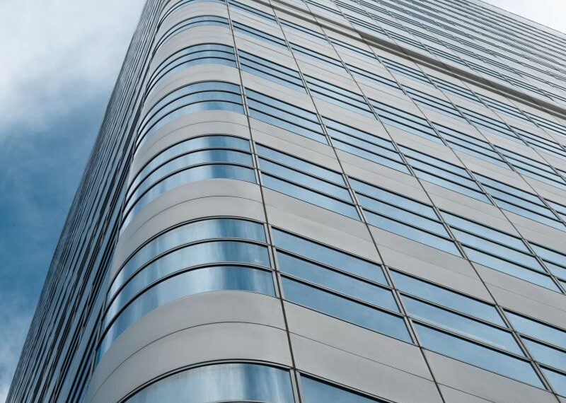 Online Valles Refuerza su Liderazgo en Marketing Digital con Nuevas Oficinas en la Torre Millenium de Sabadell