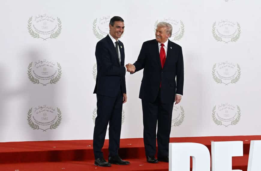 Presidente del Gobierno egipcio lidera la histórica firma del Plan de Paz para Oriente Próximo