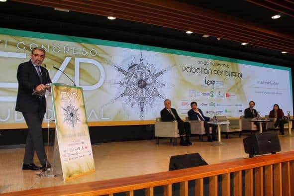Castilla-La Mancha presenta el primer borrador del proyecto Salud y Sociedad en las próximas semanas.