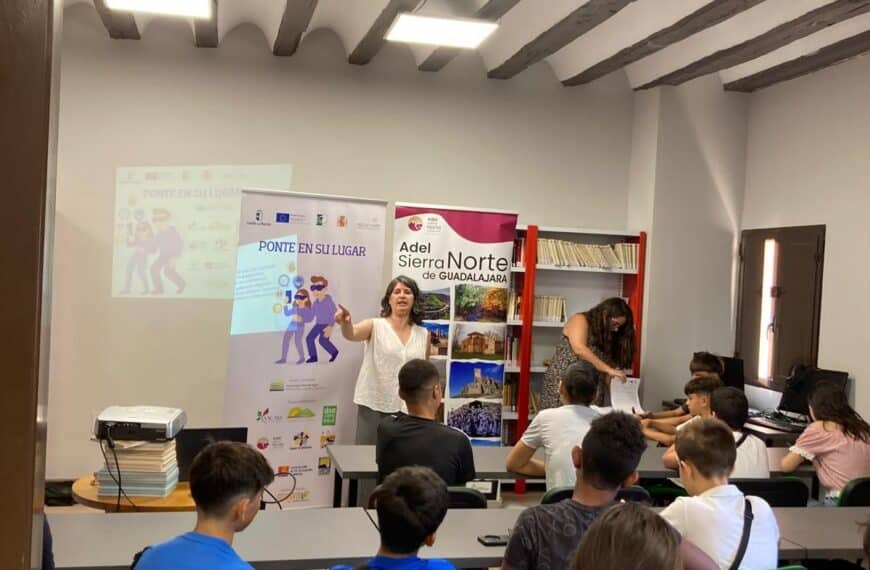 ADEL impulsa la batalla contra la violencia de género digital en la Sierra Norte