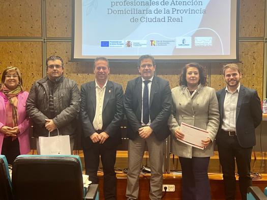 El Gobierno regional valora la labor de ayuntamientos y profesionales de Ayuda a Domicilio con 20 millones de euros en apoyo