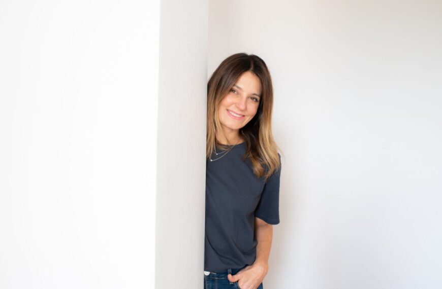 Transformación Facial: La Bruma que Elimina Brotes y Aclara la Piel Rápidamente