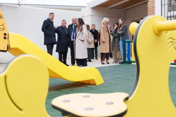 El Gobierno regional llevará a cabo más de 400 formaciones en 250 localidades de Castilla-La Mancha para optimizar el uso de paneles digitales.