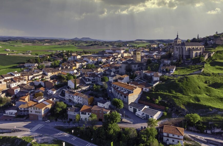 Palacios y Versos: La Herencia Literaria de Cogolludo