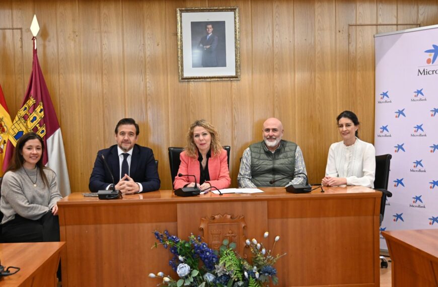 MicroBank y el Ayuntamiento de Socuéllamos firman un convenio de colaboración para incentivar el autoempleo y la actividad emprendedora