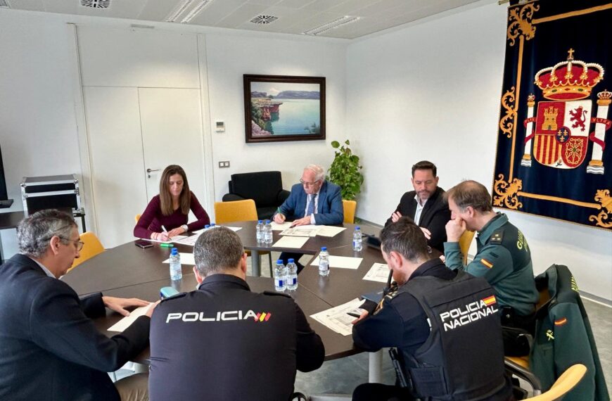 La Comisión de Seguimiento del Plan Director refuerza la coordinación para mejorar la seguridad en los centros educativos de la provincia