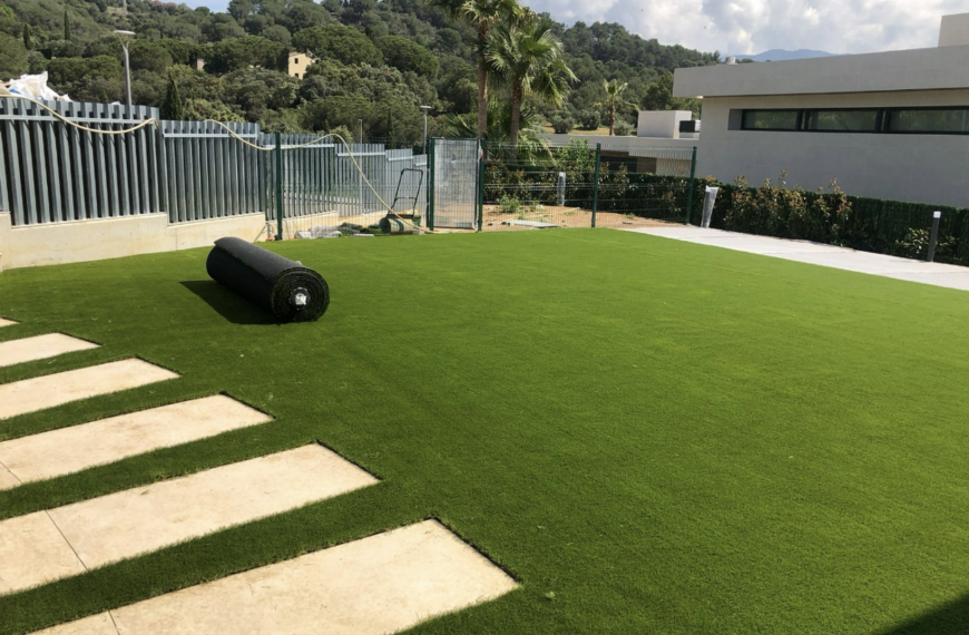Creciente Popularidad del Césped Artificial: El Servicio Más Solicitado en Puntal