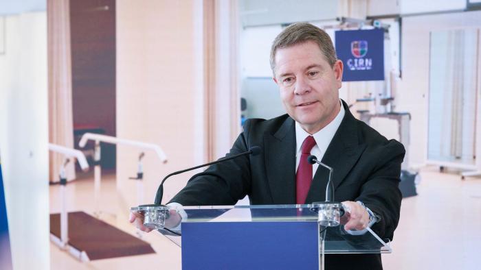 Emiliano García-Page Anuncia la Regulación por Ley de la Carrera Profesional en 2023