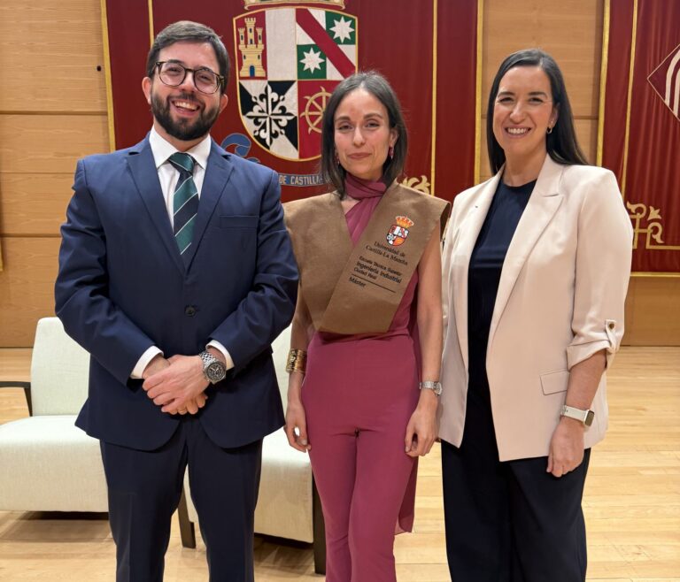La ETSII de Ciudad Real celebra la graduación de una nueva promoción de ingenieros