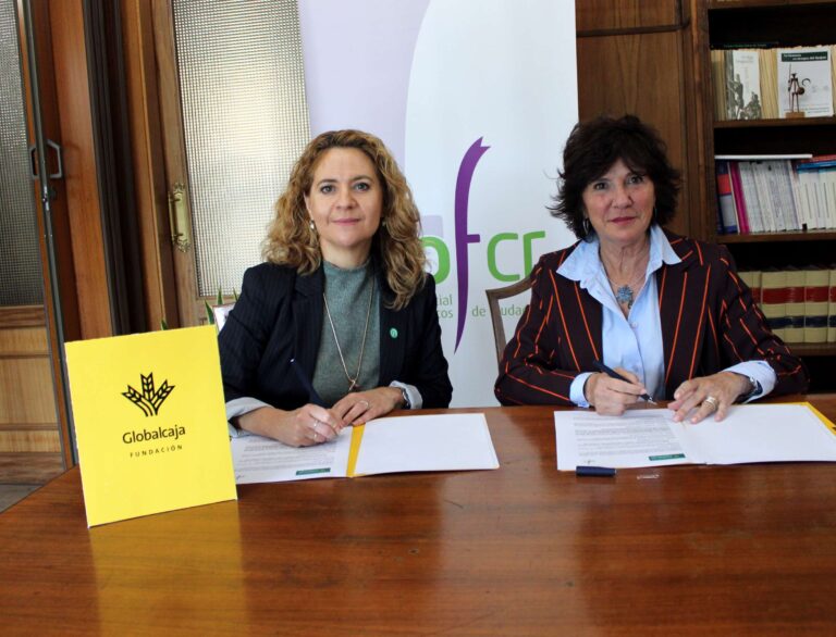 El Colegio de Farmacéuticos de Ciudad Real y Globalcaja renuevan su alianza para impulsar la formación y la excelencia profesional