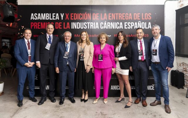 Miguel España Muñoz recibe el Premio ANICE 2025 a la Trayectoria Empresarial