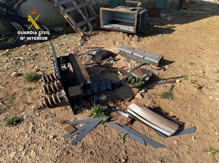 Detenidas dos personas e investigada una tercera por robos y hurtos en explotaciones agrícolas y transformadores eléctricos