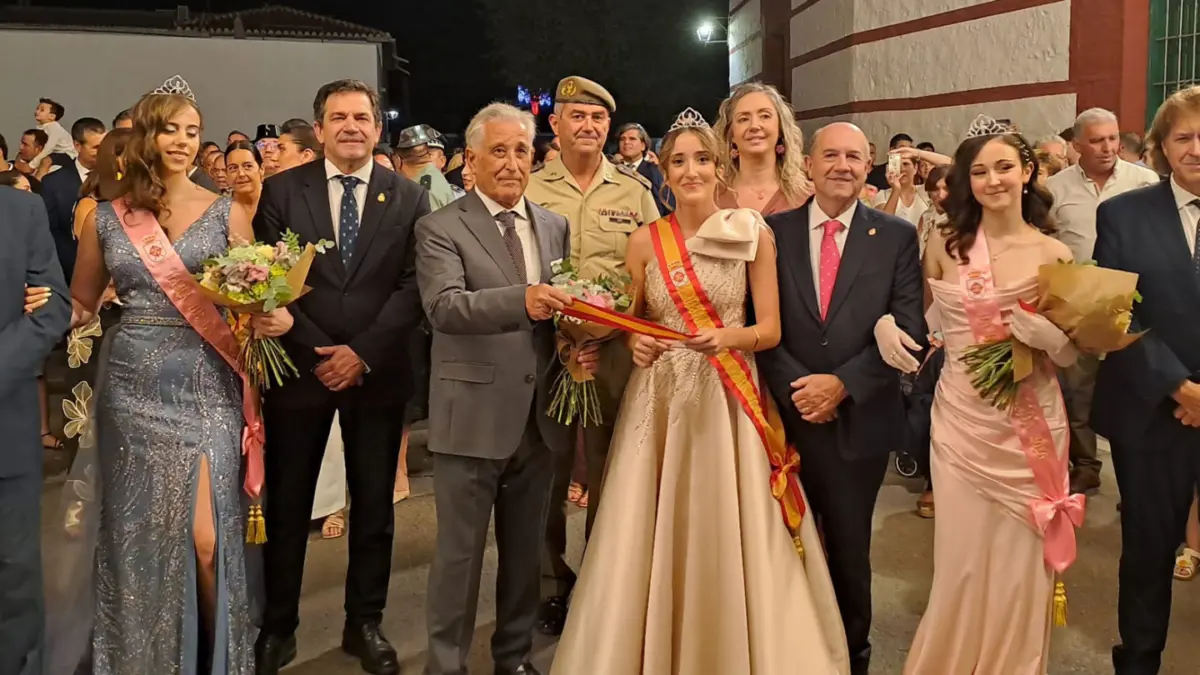 El presidente de la Diputación, Miguel Ángel Valverde, junto al alcalde de Almagro y la comitiva institucional en la inauguración de las fiestas patronales de San Bartolomé