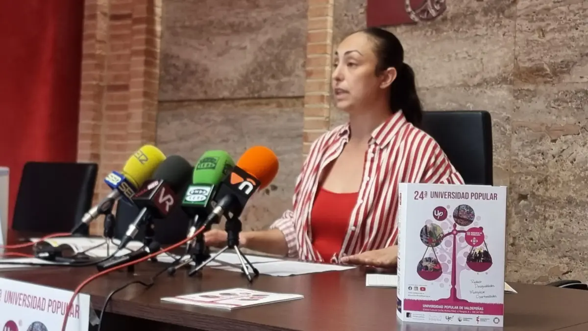 Presentación de la nueva programación de cursos de la Universidad Popular de Valdepeñas para el curso 2026-2027