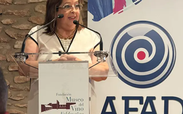 La vicepresidenta sexta de la Diputación de Ciudad Real, Encarnación Medina, en la XIX Gala de Entrega de Reconocimientos de AFAD Valdepeñas
