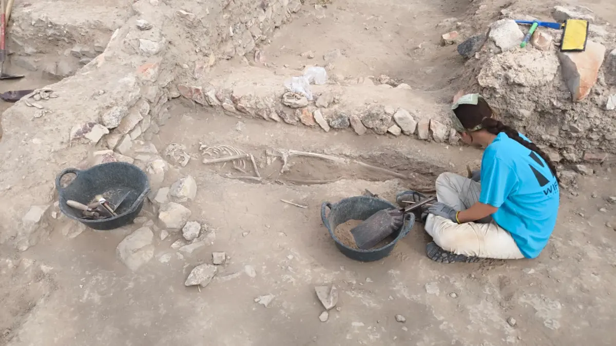 El alcalde de Ciudad Real, Francisco Cañizares, visita las excavaciones arqueológicas del Parque Arqueológico de Alarcos