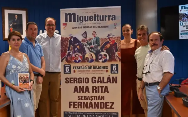 Corrida de rejones en la Plaza de Toros de Miguelturra