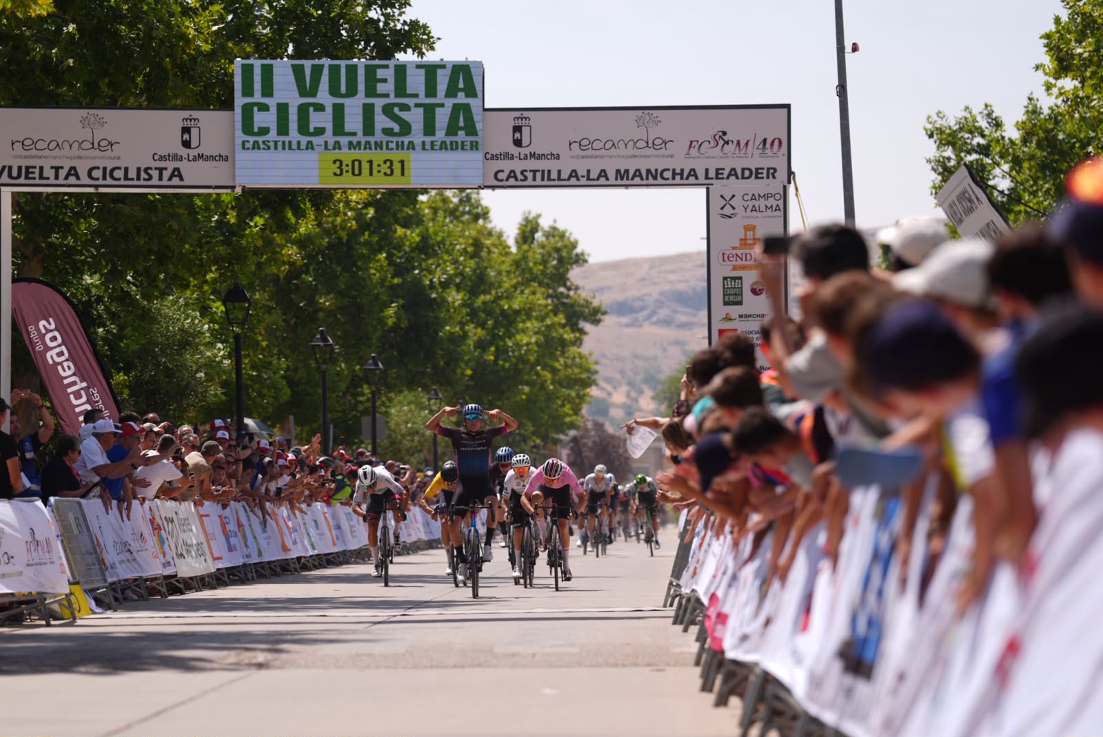 Joan Cadena conquista en Herencia la cuarta etapa de la Vuelta a Castilla-La Mancha