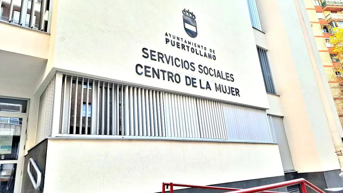 Fachada de servicios sociales del Ayuntamiento de Puertollano