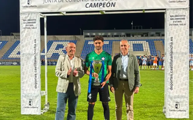 Jugadores del Calvo Sotelo Puertollano en el Trofeo 25 Años CMM ante el Talavera