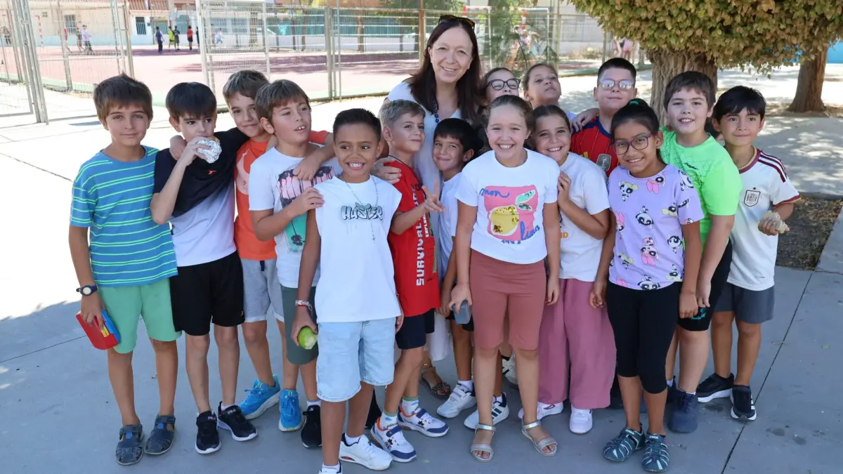 Rosa Melchor visita el CEIP Pablo Ruiz Picasso en el inicio del curso escolar