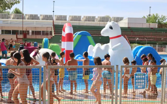 Niños y niñas en las actividades infantiles del Parque Alces durante la Feria y Fiestas 2026 de Alcázar de San Juan