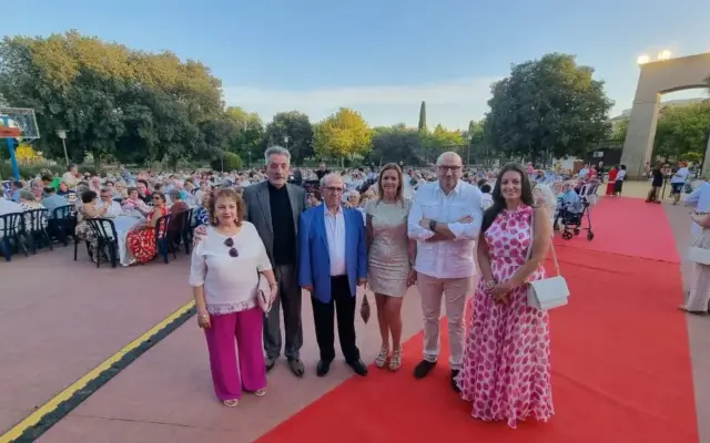 Asistentes a la Cena Homenaje a los Mayores de Valdepeñas en las Fiestas de la Vendimia y el Vino