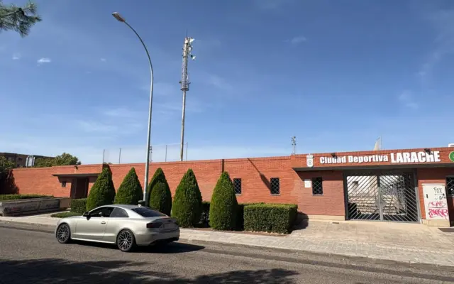 Obras de renovación de los vestuarios de la Ciudad Deportiva de Larache en Ciudad Real
