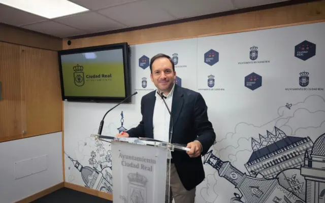 El portavoz Guillermo Arroyo durante la rueda de prensa de la Junta de Gobierno Local
