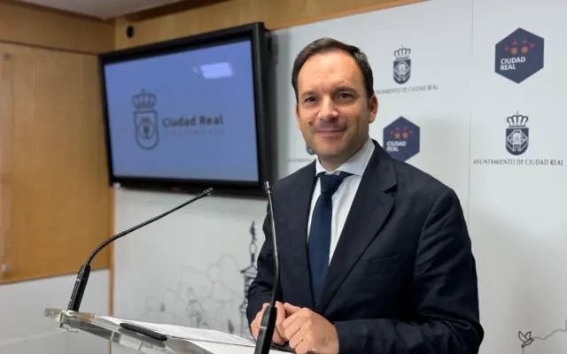Guillermo Arroyo, portavoz del Ayuntamiento de Ciudad Real, en rueda de prensa