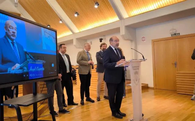 Presentación de la Gala y pregón de la Navidad 2026 de Ciudad Real en el salón de plenos del Ayuntamiento