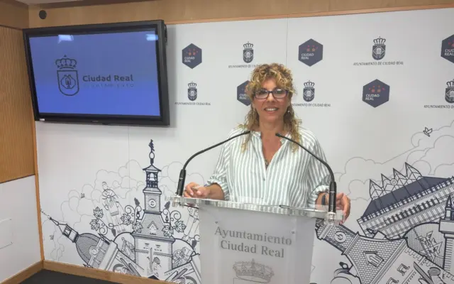 La concejal de Promoción Económica de Ciudad Real, Yolanda Torres, durante la rueda de prensa de presentación del informe Ciudad Real Avanza
