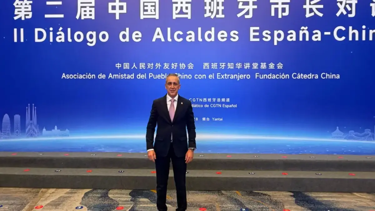 Miguel Ángel Ruiz durante su participación institucional en China
