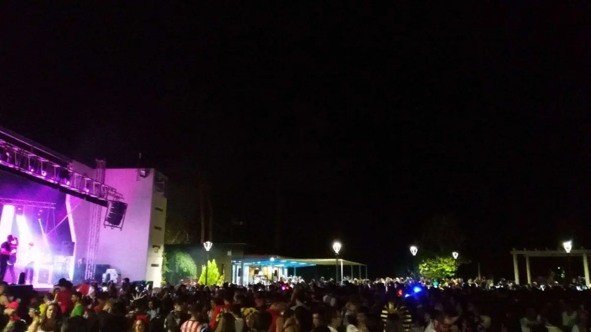 Ambiente musical en la Carpa Municipal de la Feria de Herencia