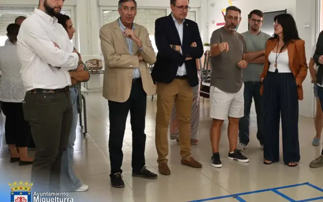 El alcalde de Miguelturra visita el CEIP Benito Pérez Galdós tras la climatización del centro