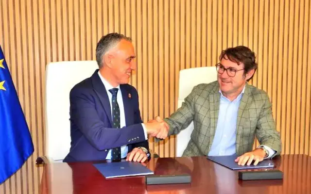 El alcalde de Puertollano y el presidente de la Cámara de Comercio firman el convenio del vivero de empresas