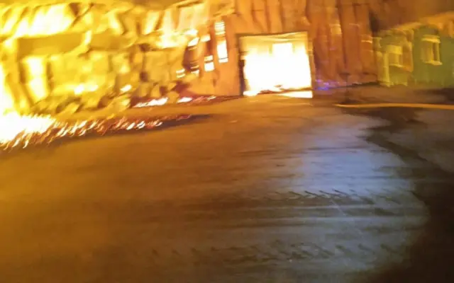 Nave industrial afectada por un incendio en Cinco Casas, Alcázar de San Juan