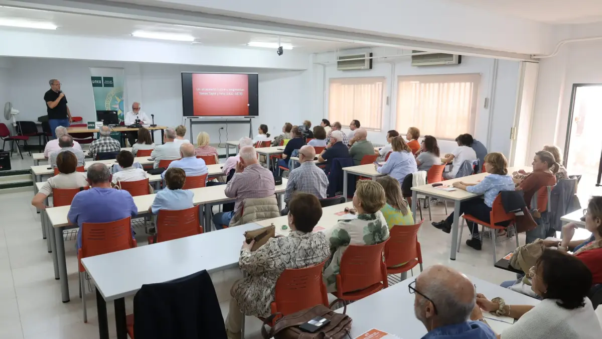 Antonio Moreno durante la conferencia inaugural del VII Curso de Historia Local de Alcázar de San Juan sobre Tomás Tapia