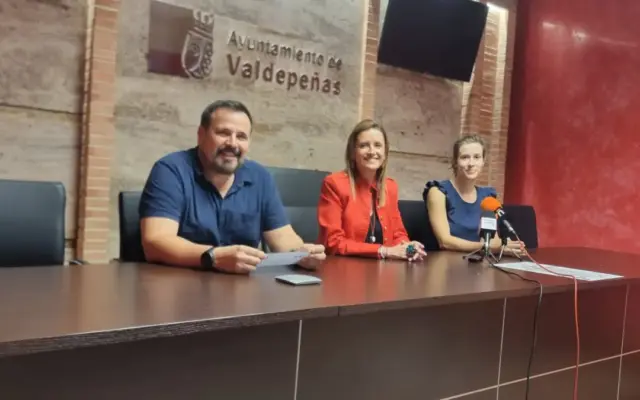 Presentación del 30 aniversario del hermanamiento entre Valdepeñas y Cognac