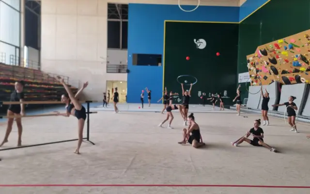 Alumnas de gimnasia rítmica en las Escuelas Deportivas Municipales de Valdepeñas