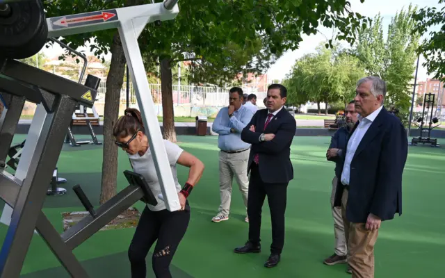 Máquinas del nuevo gimnasio al aire libre en el parque Antonio Gascón de Ciudad Real