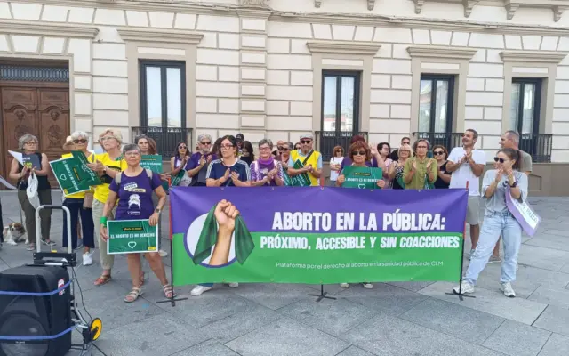 Concentración en Alcázar de San Juan por el derecho al aborto en la sanidad pública de Castilla-La Mancha