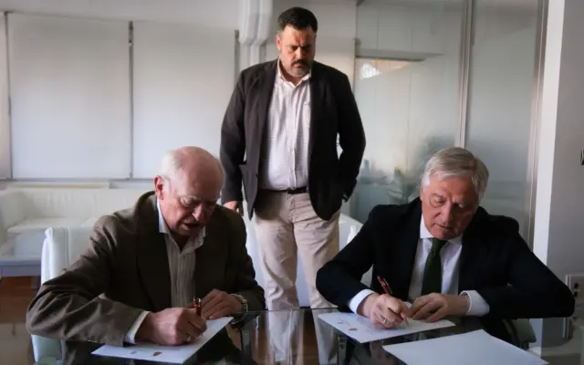 El alcalde de Ciudad Real y el decano del Colegio de Abogados firman el convenio de la oficina de asesoramiento sobre ocupación ilegal de viviendas