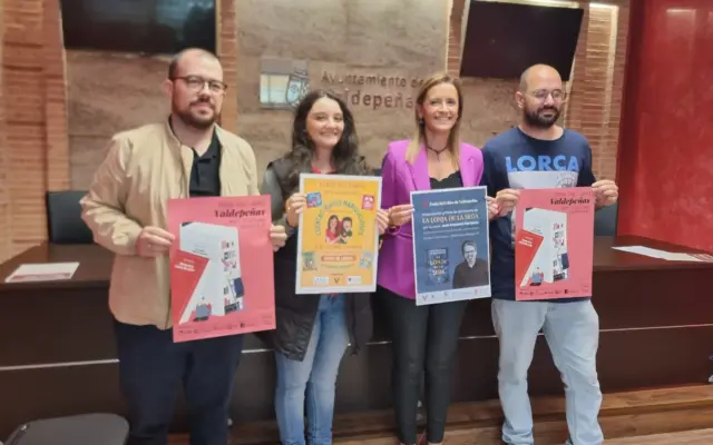 Presentación de la Feria del Libro de Valdepeñas, que se celebrará en Bodegas A7