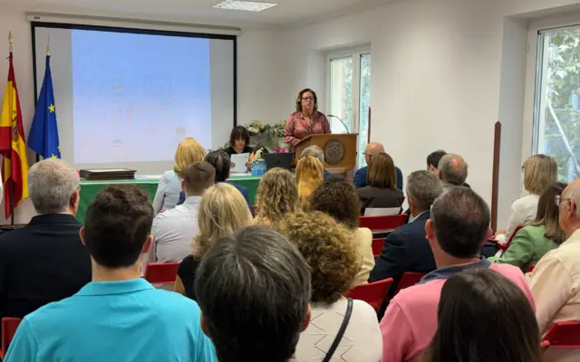 El alcalde de Ciudad Real y representantes del Colegio de Veterinarios en el acto institucional de San Francisco de Asís
