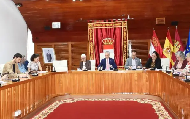 Reunión del Consejo Escolar Municipal de Puertollano sobre la climatización de los colegios